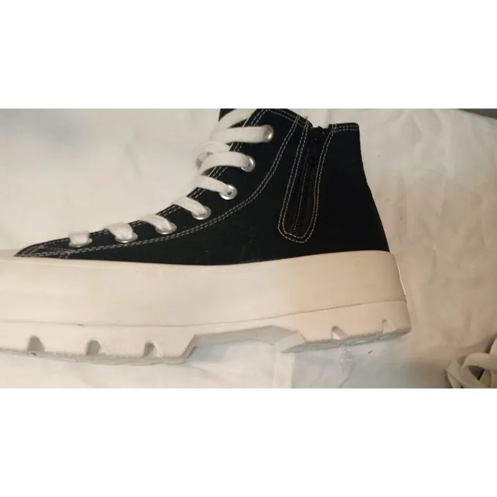 Vespa Z Women’s Shoes – Black/White – Slip‑On Style – Size 7.5